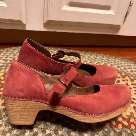 Dansko Women's Missy Mary Jane Red Vegan size 10.5 eu 41   Leather uppers. Roomy - Picture 5 of 9